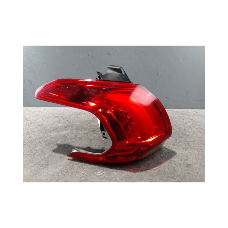 FEU ARRIERE GAUCHE  PEUGEOT 2008