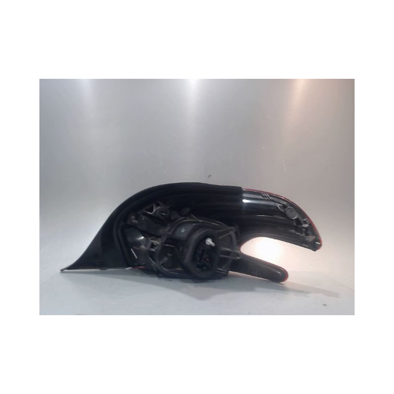 FEU ARRIERE GAUCHE  PEUGEOT 208