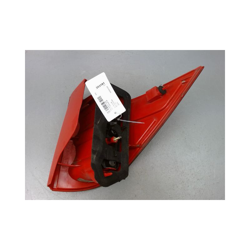FEU ARRIERE GAUCHE  PEUGEOT 1007 2005-2010