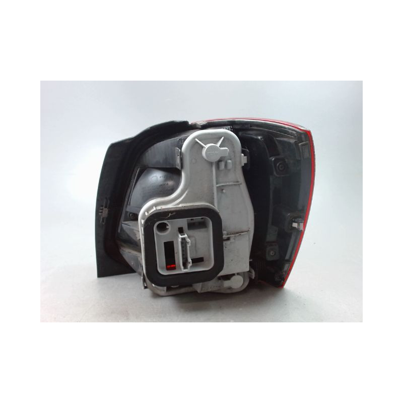FEU ARRIERE GAUCHE  VOLKSWAGEN POLO V Phase 1 (6R) 2009-2014