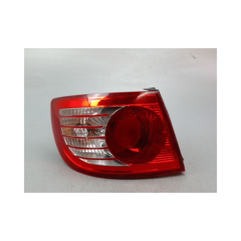 FEU ARRIERE GAUCHE  HYUNDAI ELANTRA 2000-