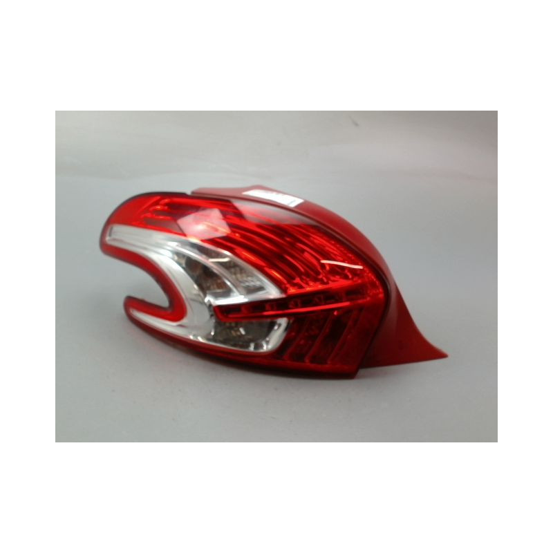 FEU ARRIERE GAUCHE  PEUGEOT 208 Phase 1 2012-...