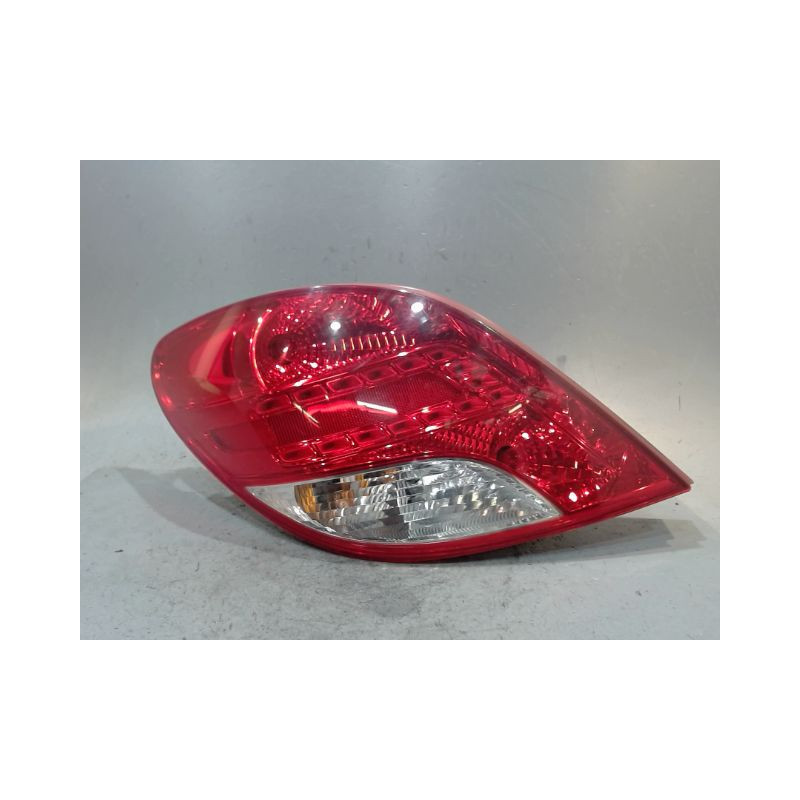 FEU ARRIERE GAUCHE  PEUGEOT 207