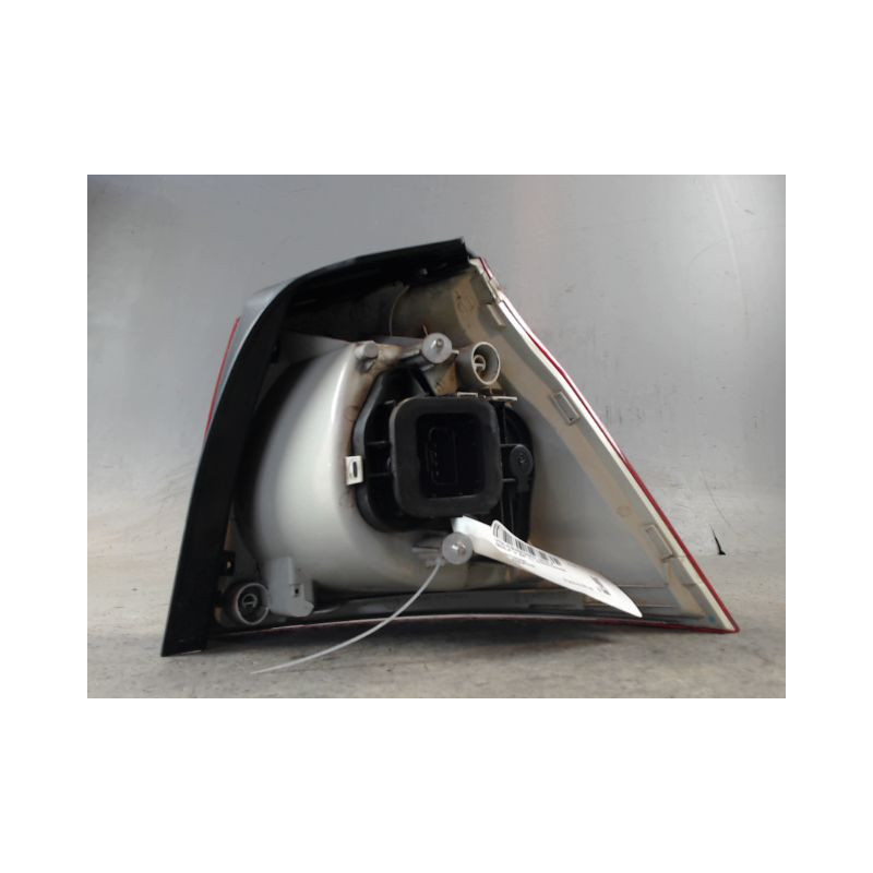 FEU ARRIERE GAUCHE  VOLKSWAGEN GOLF V 2003-2009