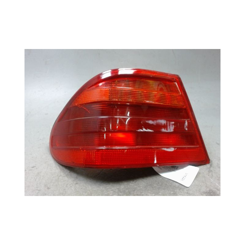 FEU ARRIERE GAUCHE  MERCEDES CLASSE E 99-2002