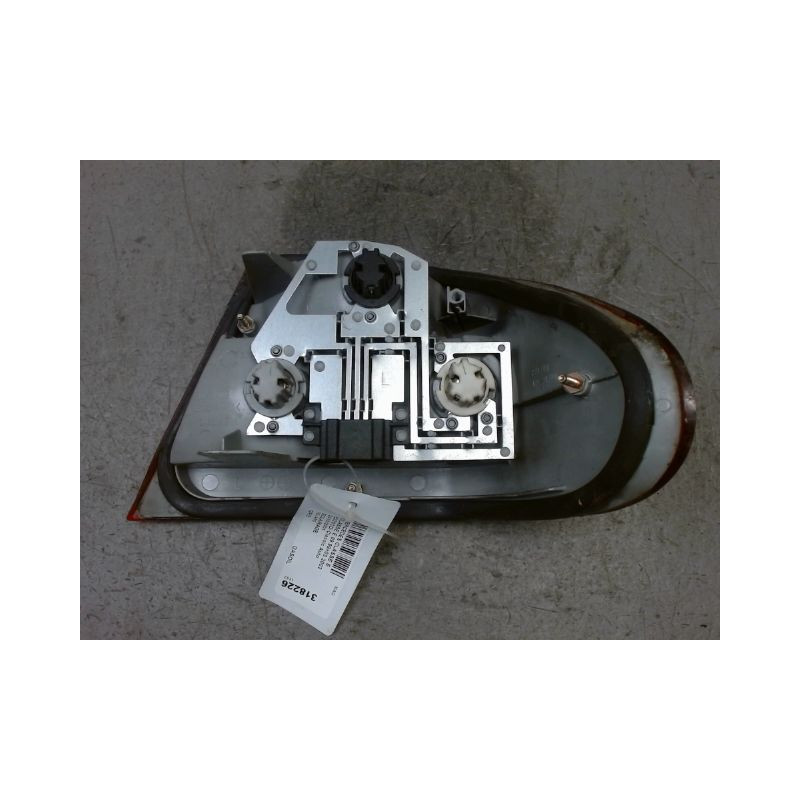 FEU ARRIERE GAUCHE  MERCEDES CLASSE E 99-2002