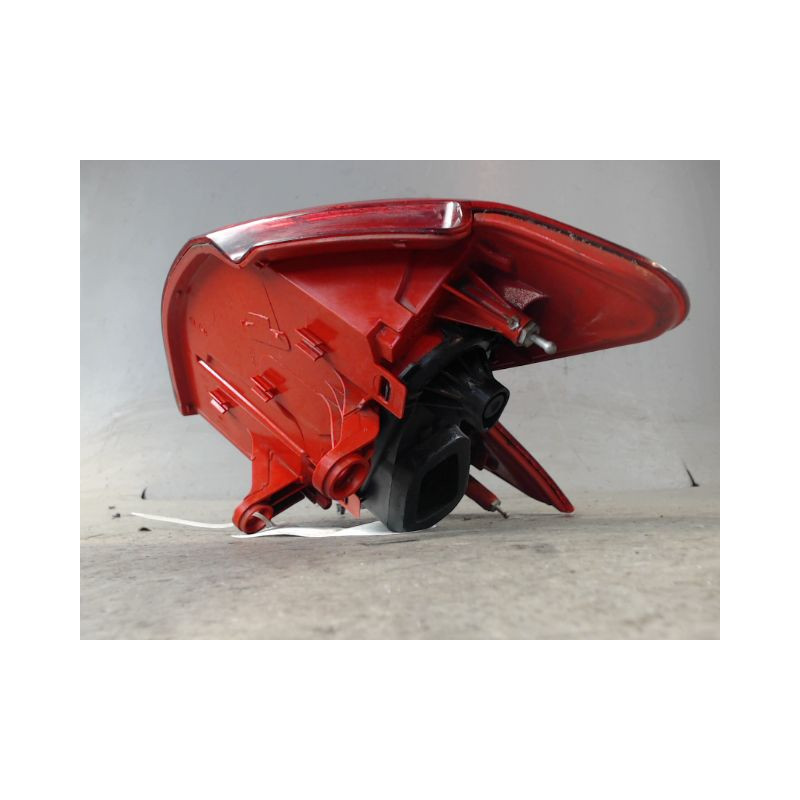 FEU ARRIERE GAUCHE  PEUGEOT 3008 2009-