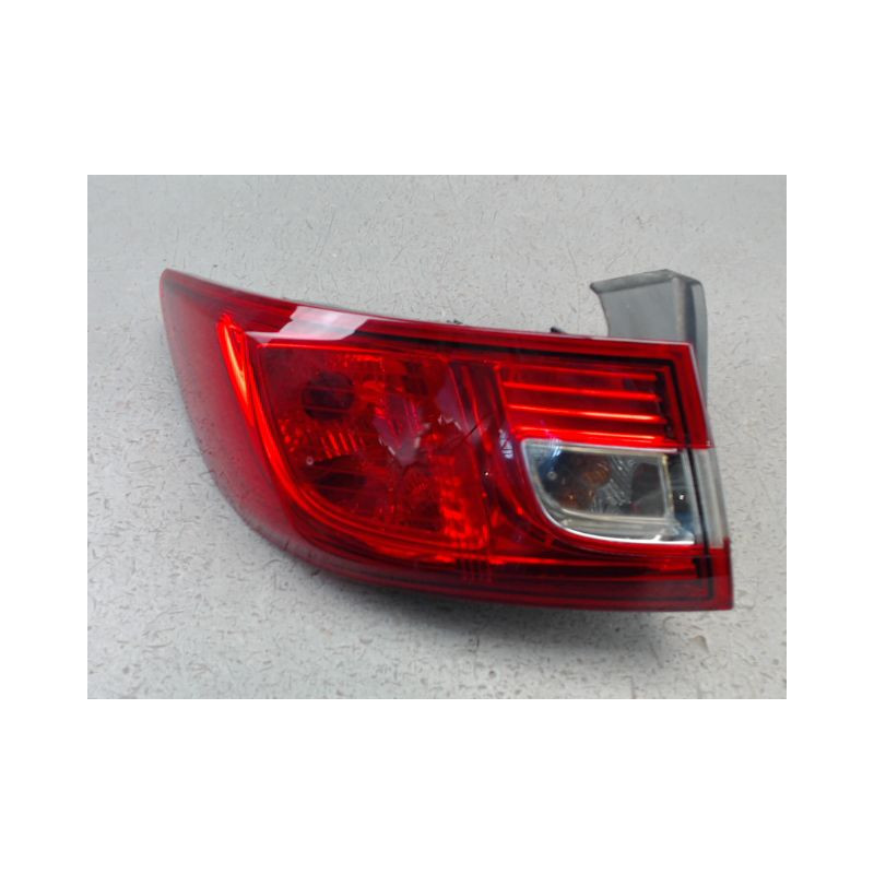 FEU ARRIERE GAUCHE  RENAULT CLIO