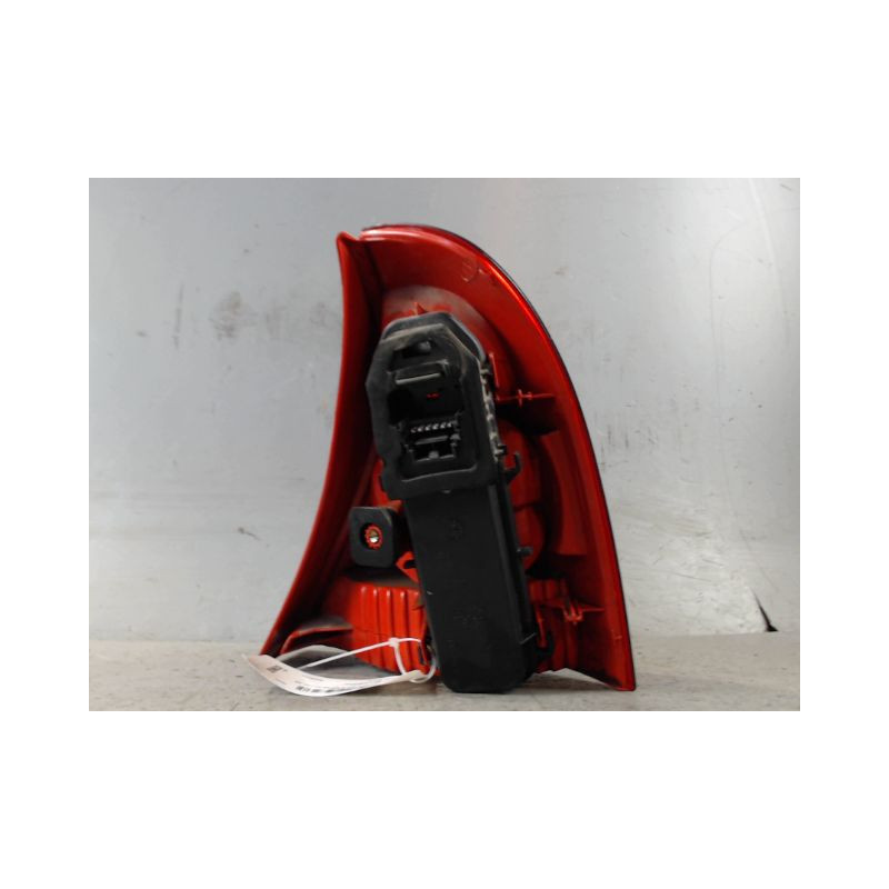 FEU ARRIERE GAUCHE  RENAULT CLIO II PH.2 01-06