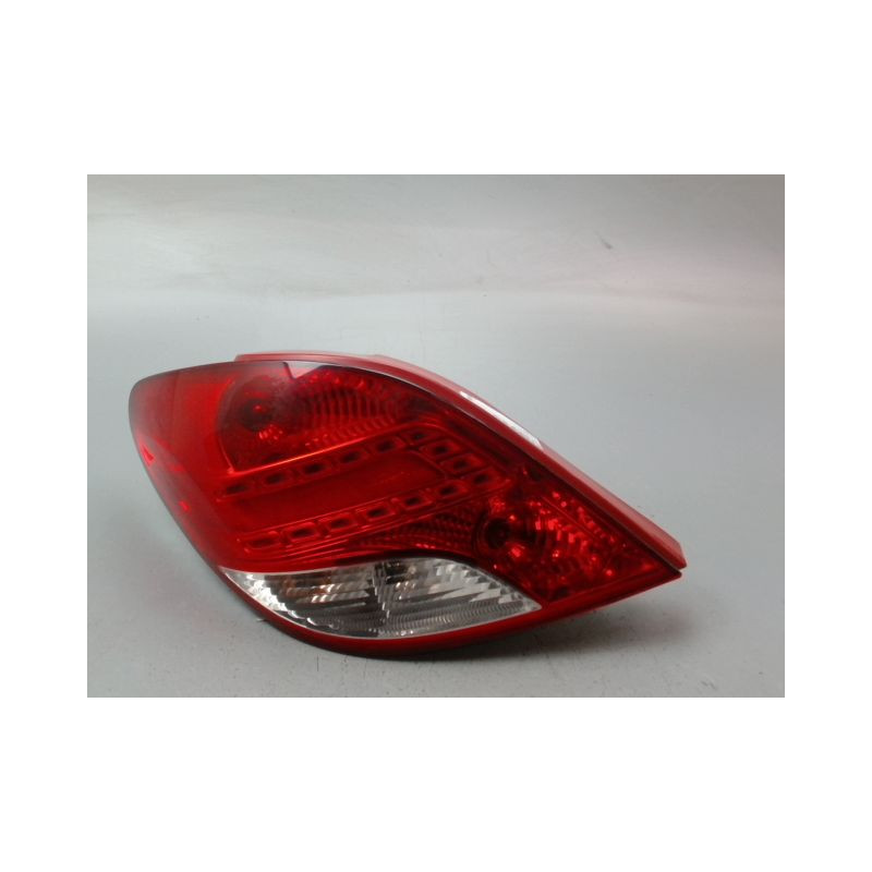 FEU ARRIERE GAUCHE  PEUGEOT 207 2006-2013