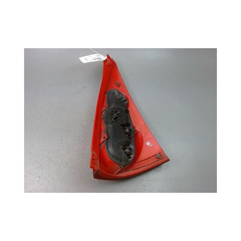 FEU ARRIERE GAUCHE  PEUGEOT 107 Phase 1 2005-2008