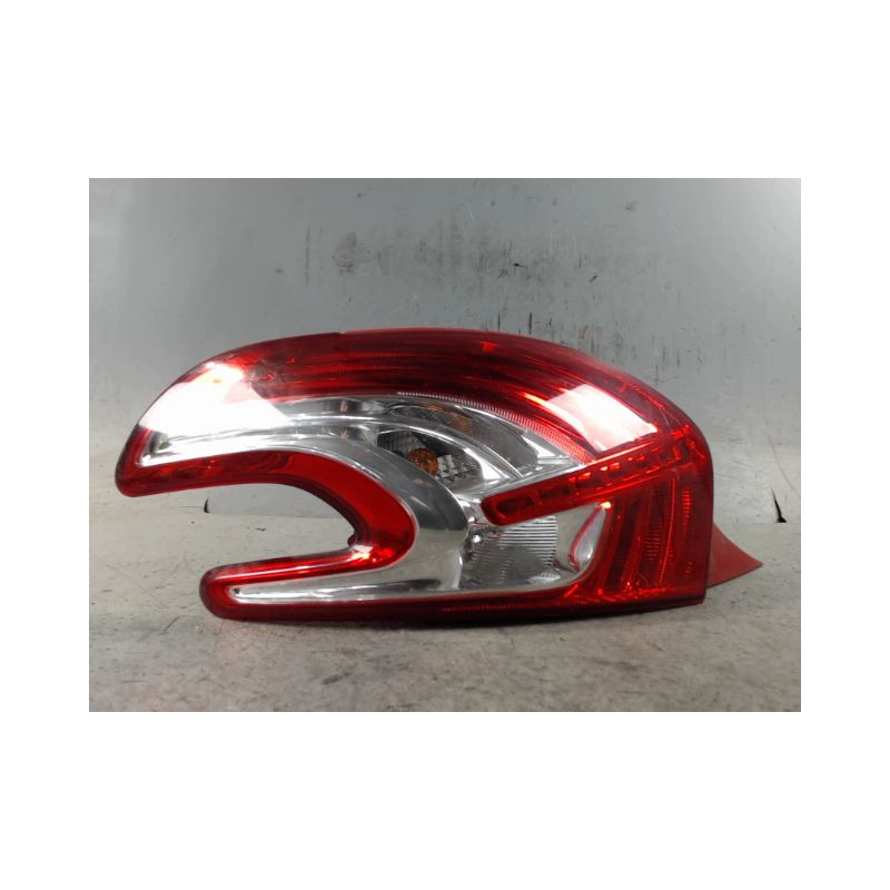 FEU ARRIERE GAUCHE  PEUGEOT 208