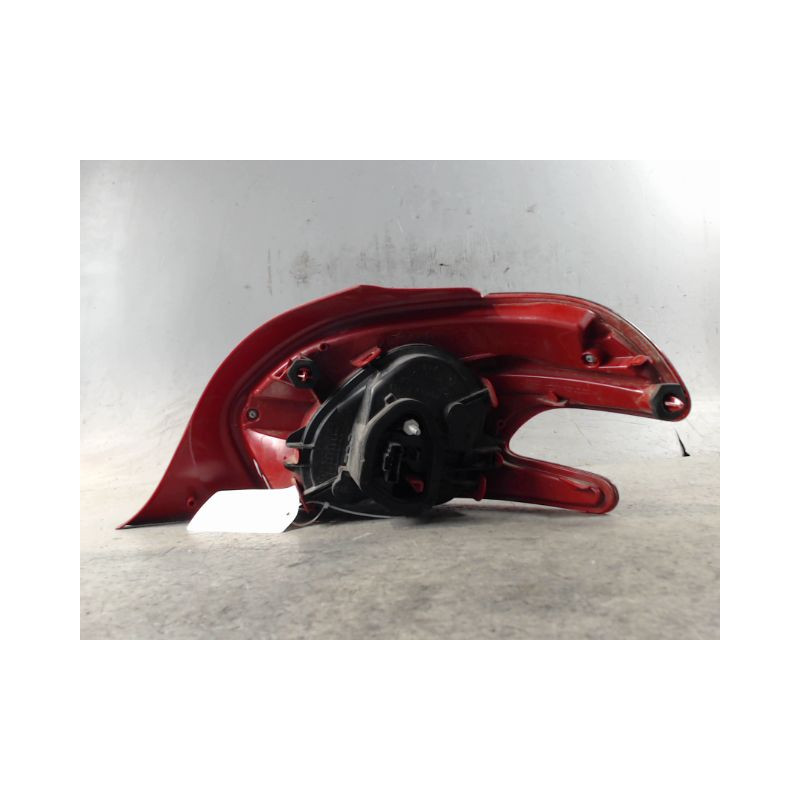 FEU ARRIERE GAUCHE  PEUGEOT 208