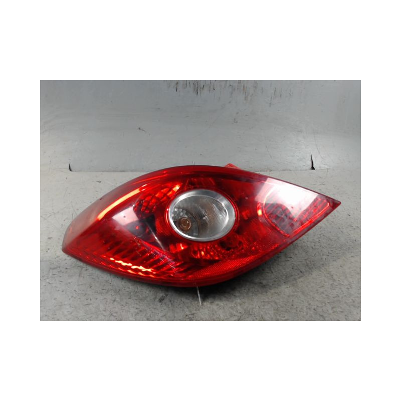 FEU ARRIERE GAUCHE  OPEL CORSA