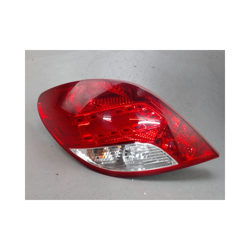 FEU ARRIERE GAUCHE  PEUGEOT 207