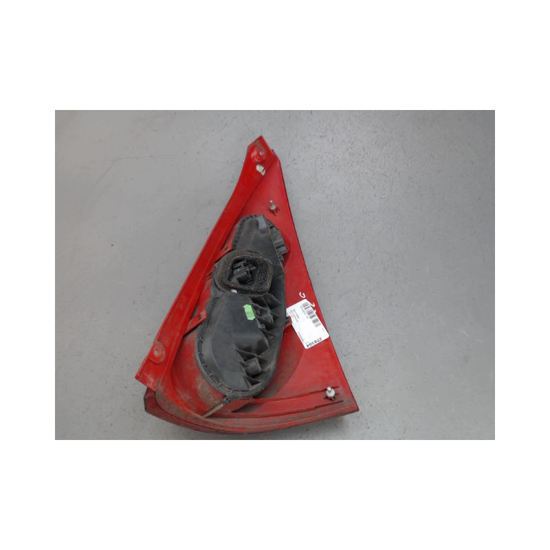 FEU ARRIERE GAUCHE  PEUGEOT 107