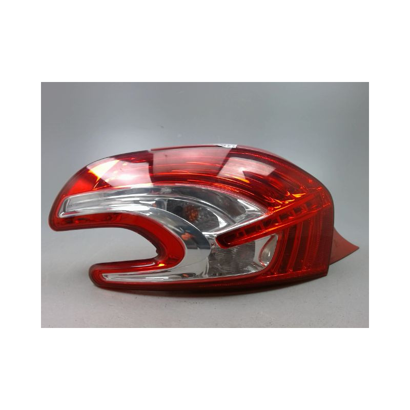 FEU ARRIERE GAUCHE  PEUGEOT 208 Phase 1 2012-...