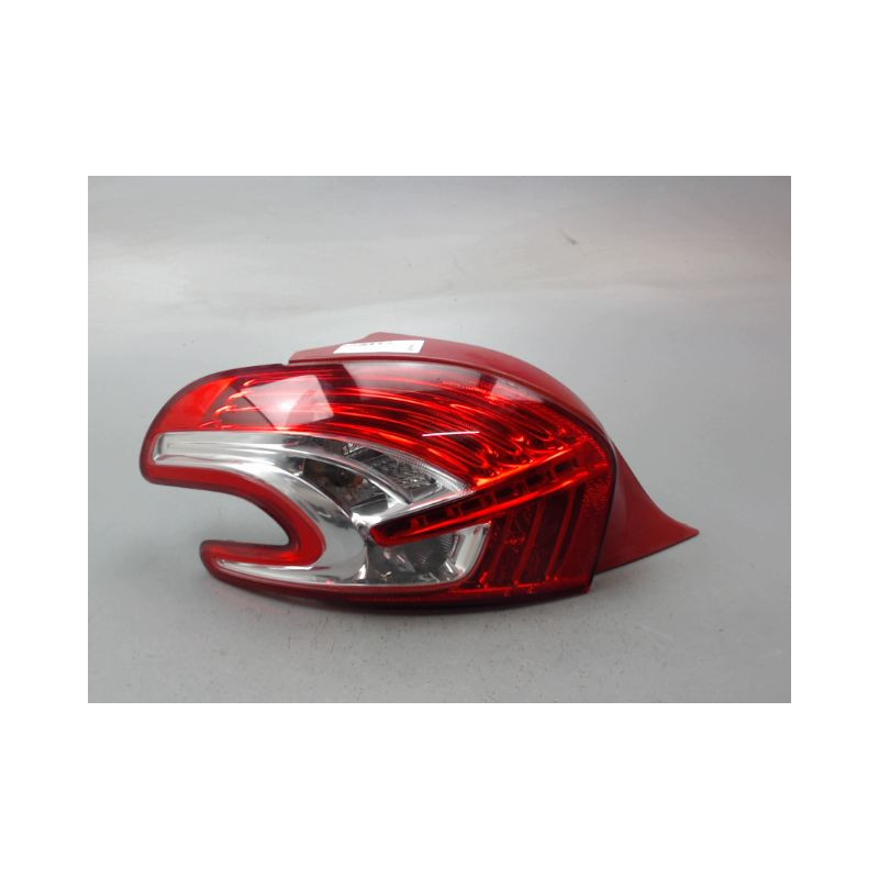 FEU ARRIERE GAUCHE  PEUGEOT 208 Phase 1 2012-...