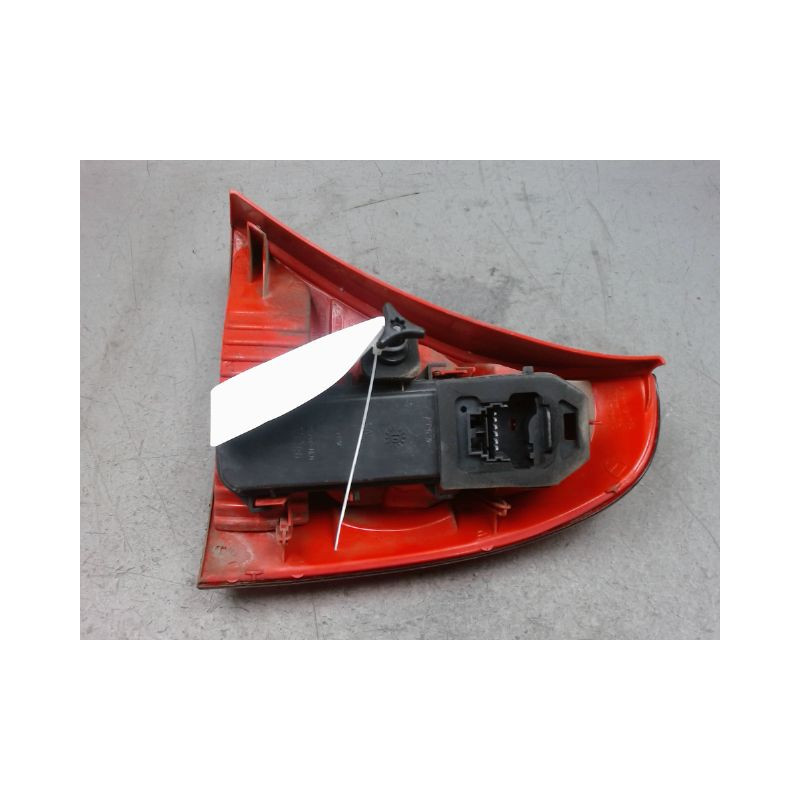 FEU ARRIERE GAUCHE  RENAULT CLIO