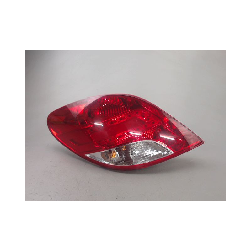 FEU ARRIERE GAUCHE  PEUGEOT 207