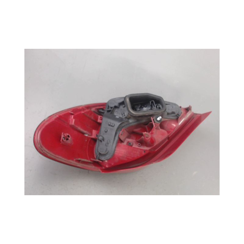 FEU ARRIERE GAUCHE  PEUGEOT 207