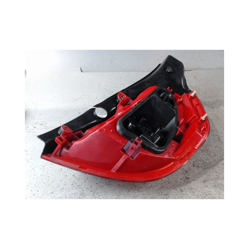 FEU ARRIERE GAUCHE  RENAULT CLIO III 2010-