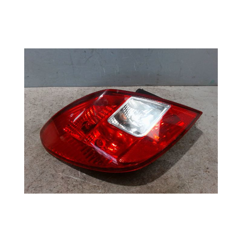 FEU ARRIERE GAUCHE  OPEL CORSA 2010-
