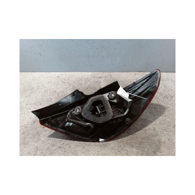 FEU ARRIERE GAUCHE  OPEL CORSA 2010-