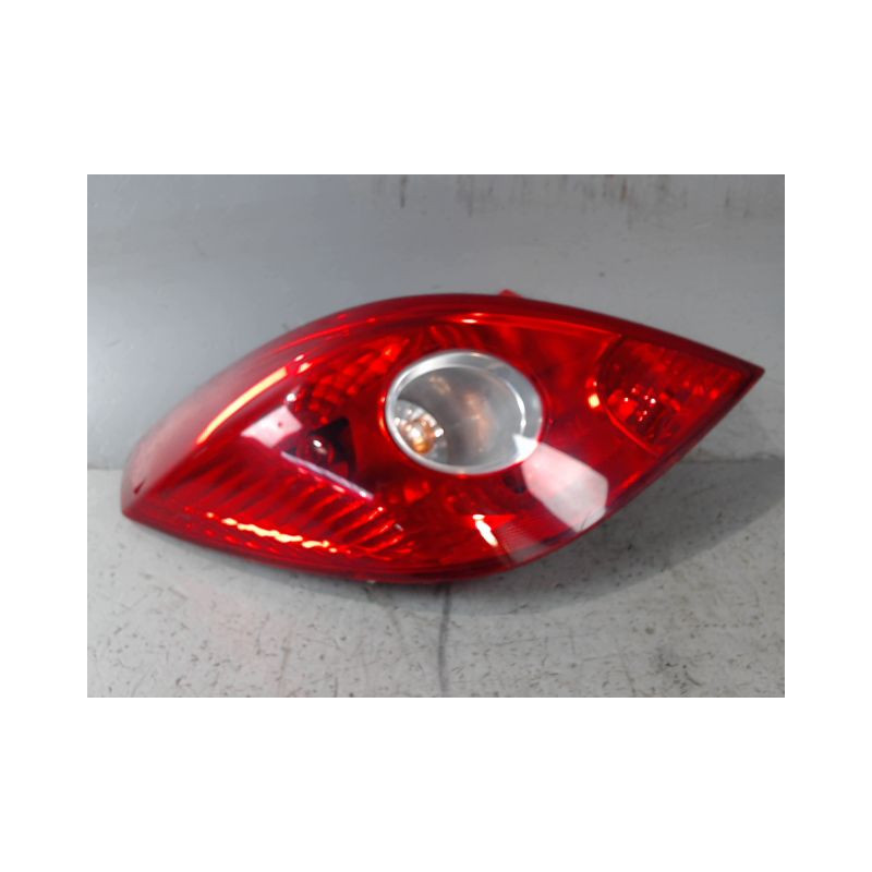 FEU ARRIERE GAUCHE  OPEL CORSA