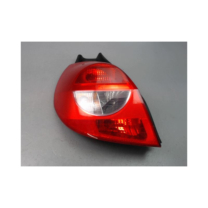FEU ARRIERE GAUCHE  RENAULT CLIO III Phase 1 2005-2009