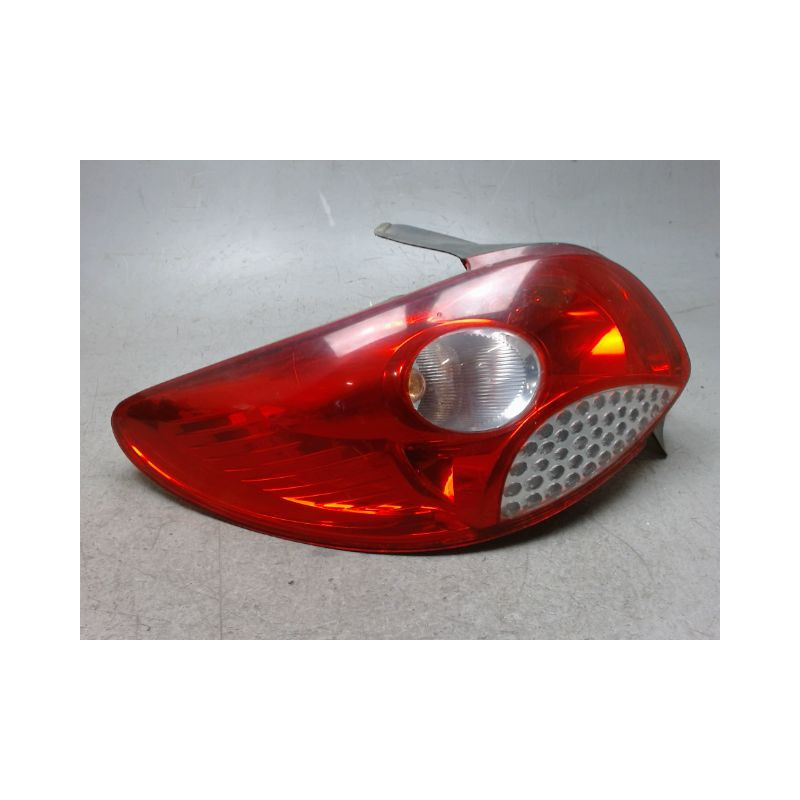 FEU ARRIERE GAUCHE  PEUGEOT 206+ 2009-