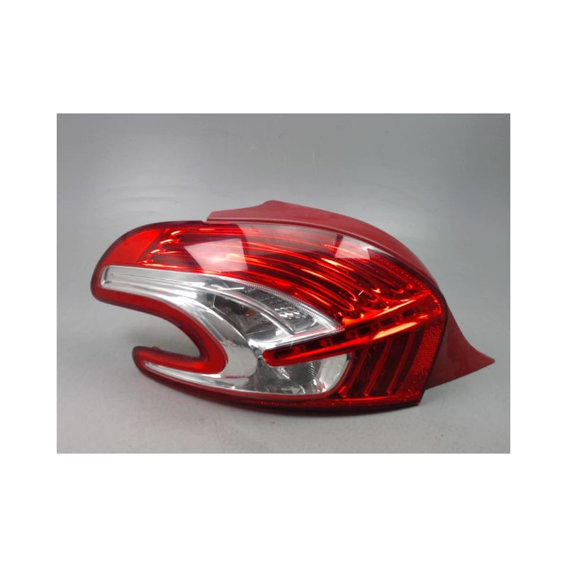 FEU ARRIERE GAUCHE  PEUGEOT 208 Phase 1 2012-...