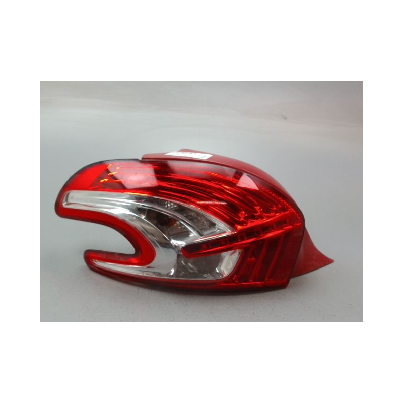 FEU ARRIERE GAUCHE  PEUGEOT 208 Phase 1 2012-...