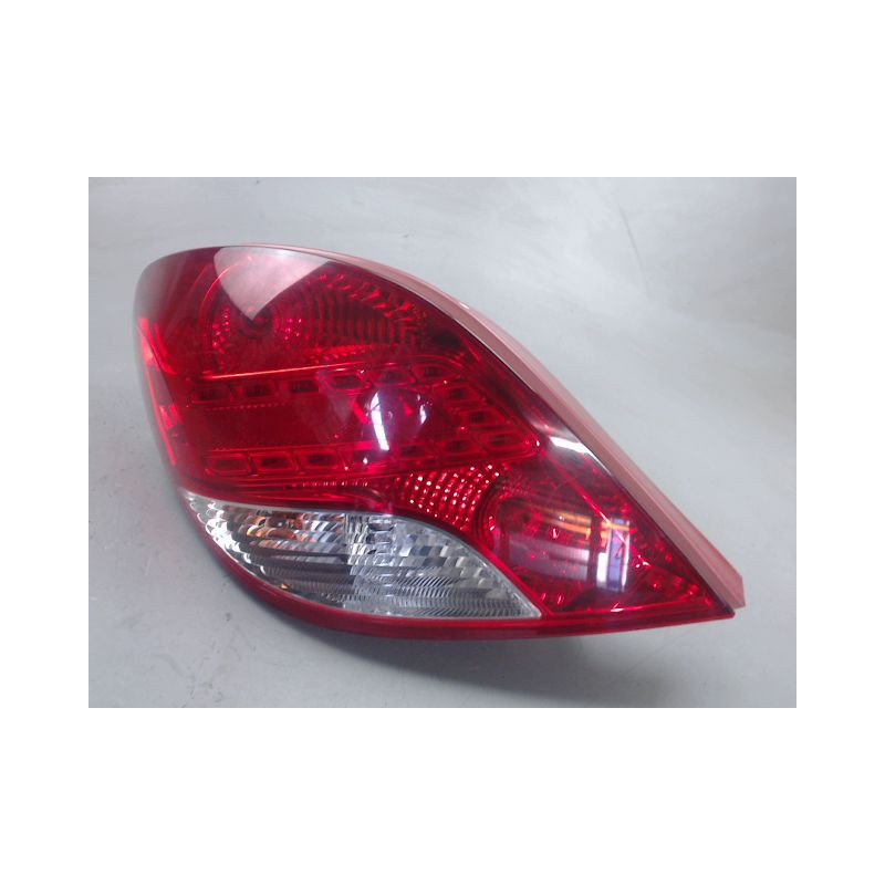 FEU ARRIERE GAUCHE  PEUGEOT 207