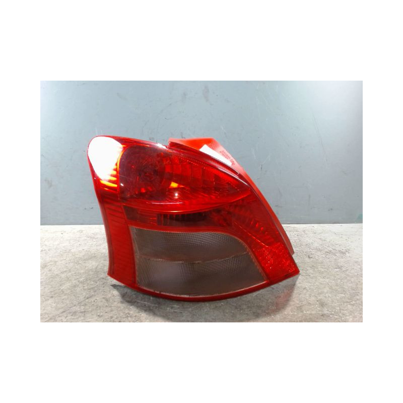 FEU ARRIERE GAUCHE  TOYOTA YARIS 2005-