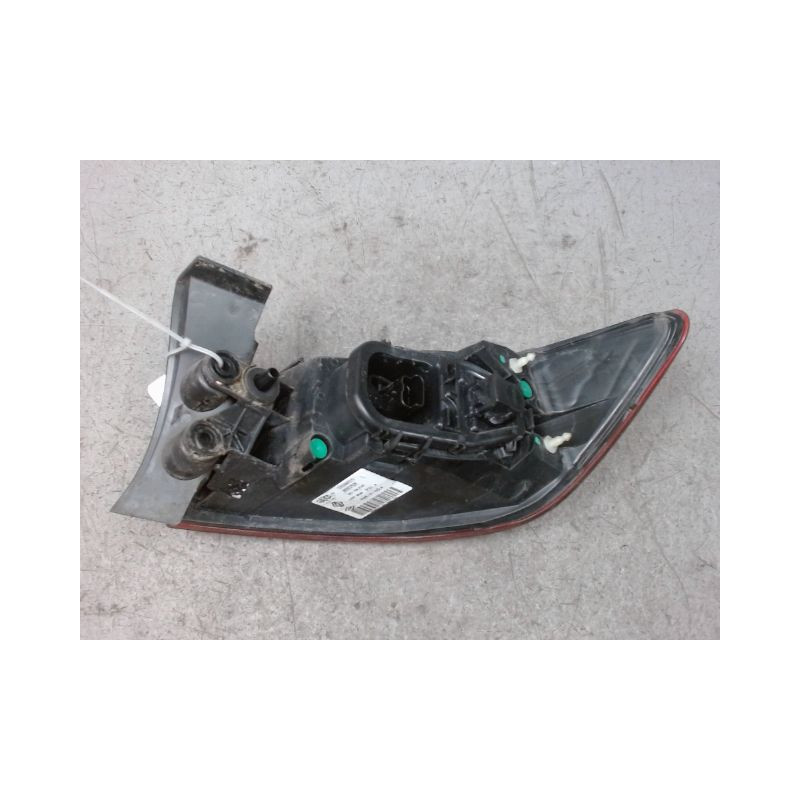 FEU ARRIERE GAUCHE  RENAULT CLIO