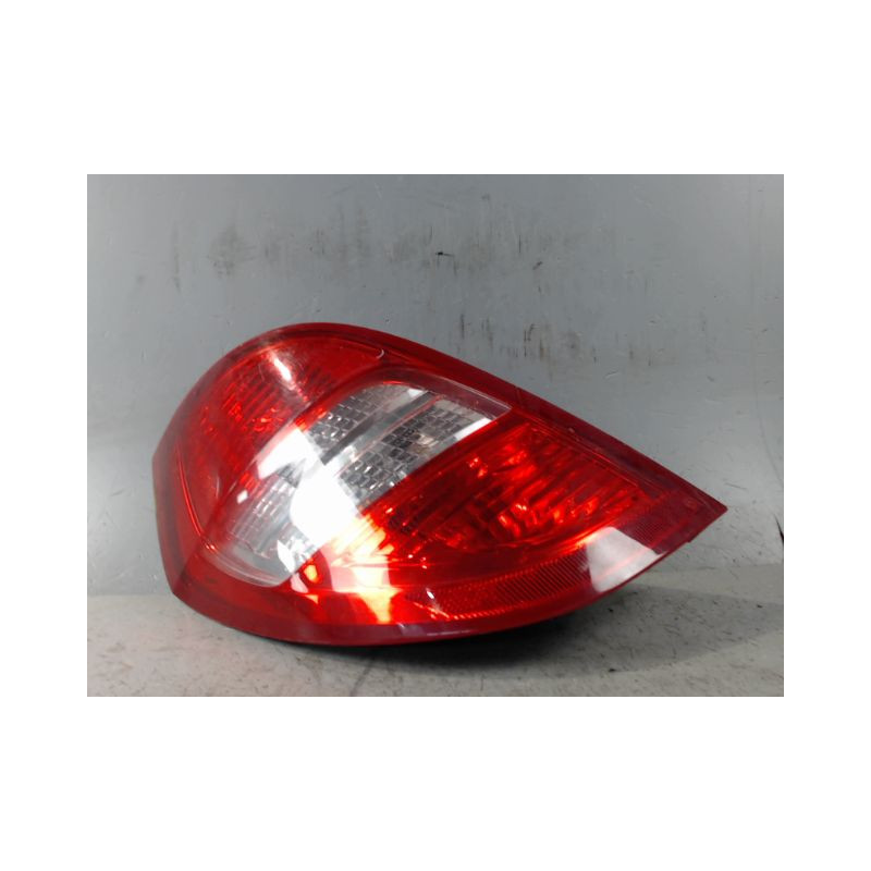 FEU ARRIERE GAUCHE  MERCEDES CLASSE A 2004-