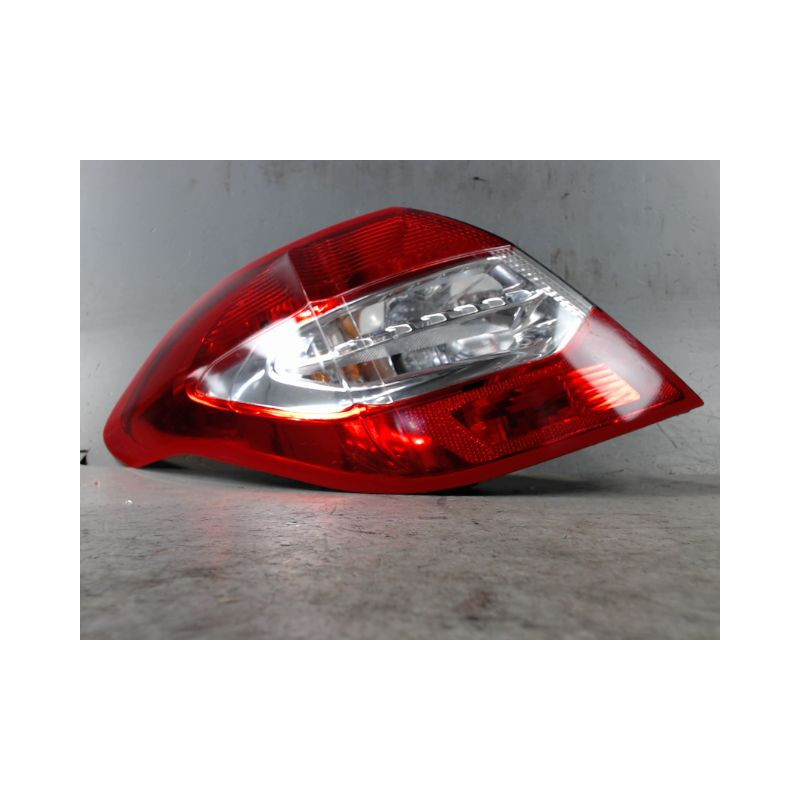 FEU ARRIERE GAUCHE  CITROEN C4 2010-