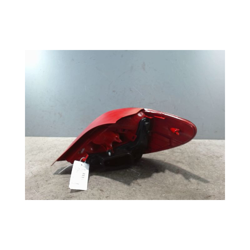 FEU ARRIERE GAUCHE  PEUGEOT 207 2009-