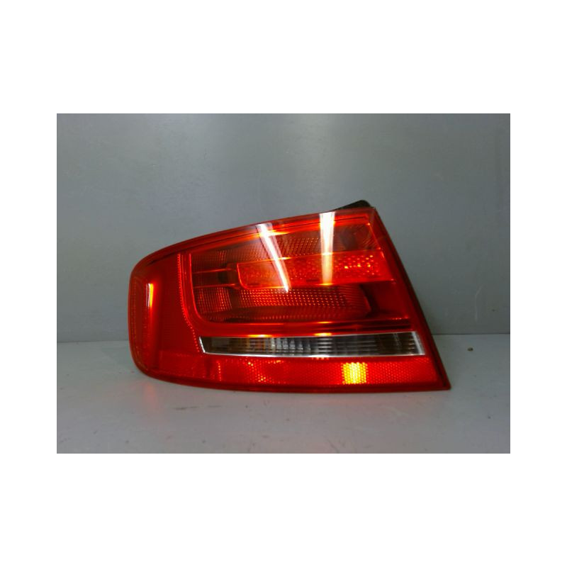 FEU ARRIERE GAUCHE  AUDI A4