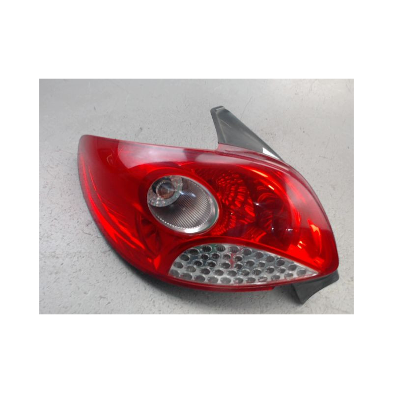 FEU ARRIERE GAUCHE  PEUGEOT 206