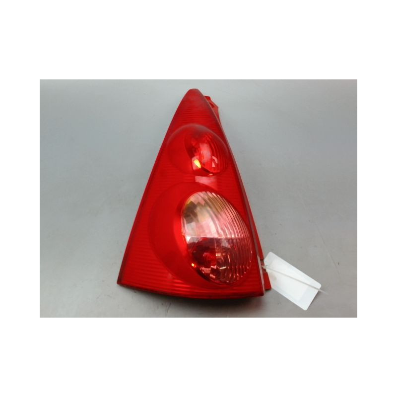 FEU ARRIERE GAUCHE  PEUGEOT 107