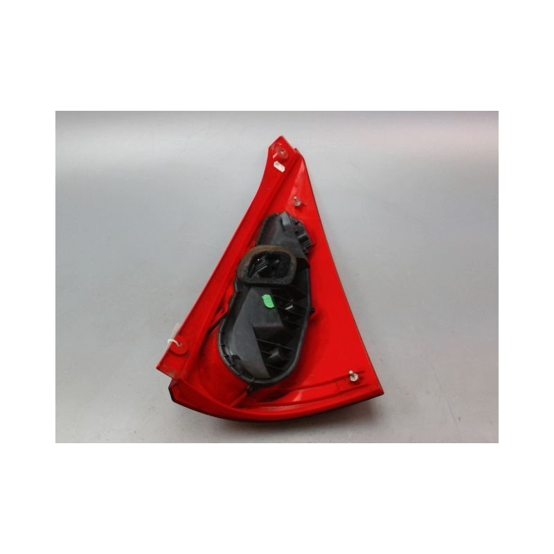 FEU ARRIERE GAUCHE  PEUGEOT 107