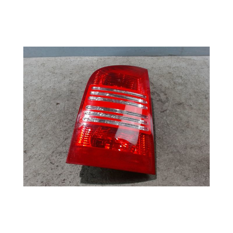 FEU ARRIERE GAUCHE  SKODA OCTAVIA COMBI 2000-