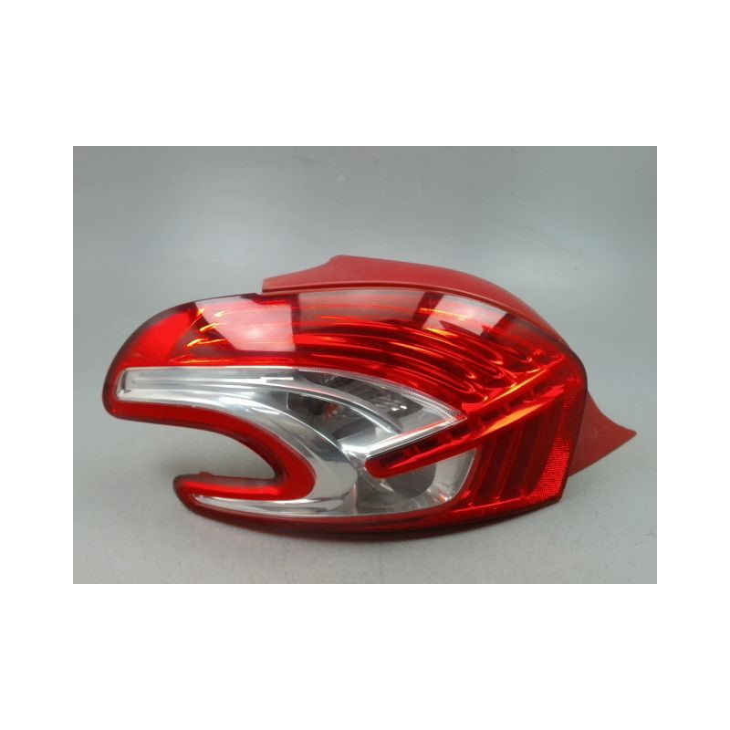 FEU ARRIERE GAUCHE  PEUGEOT 208 Phase 1 2012-...