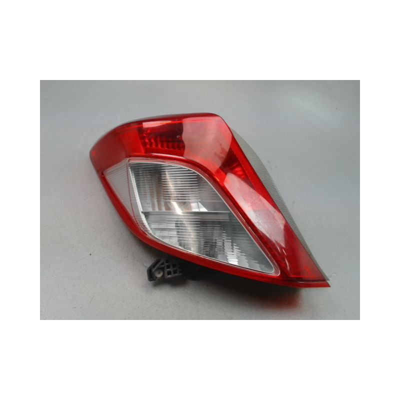 FEU ARRIERE GAUCHE  TOYOTA YARIS 2005-