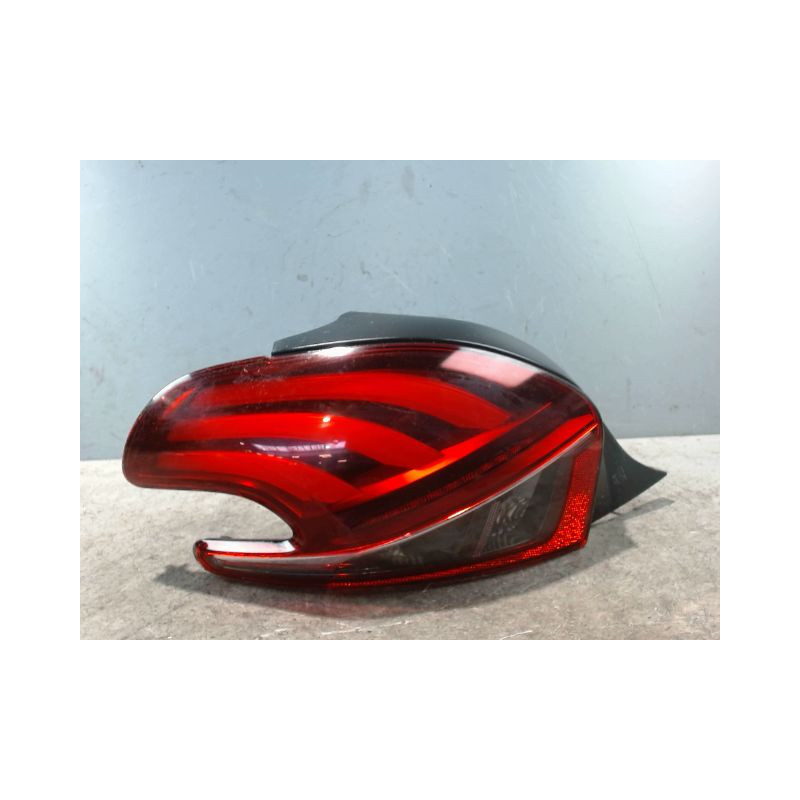 FEU ARRIERE GAUCHE  PEUGEOT 208
