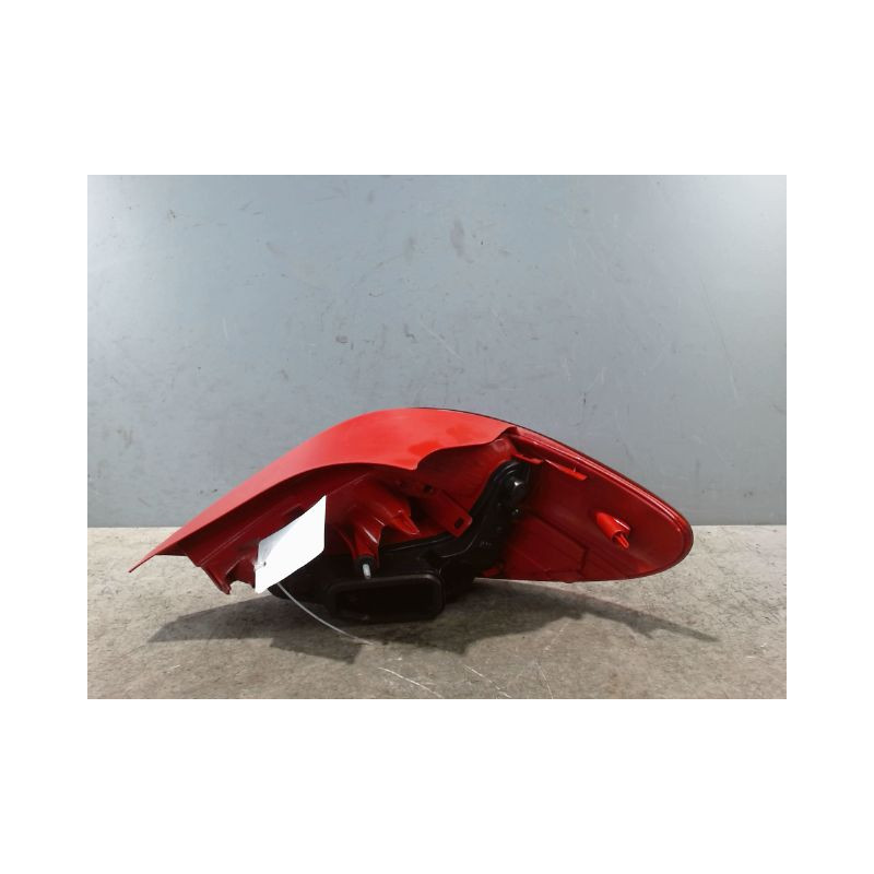 FEU ARRIERE GAUCHE  PEUGEOT 207 2011-