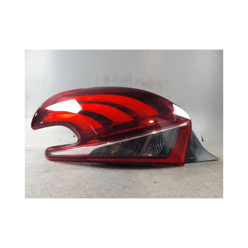 FEU ARRIERE GAUCHE  PEUGEOT 208