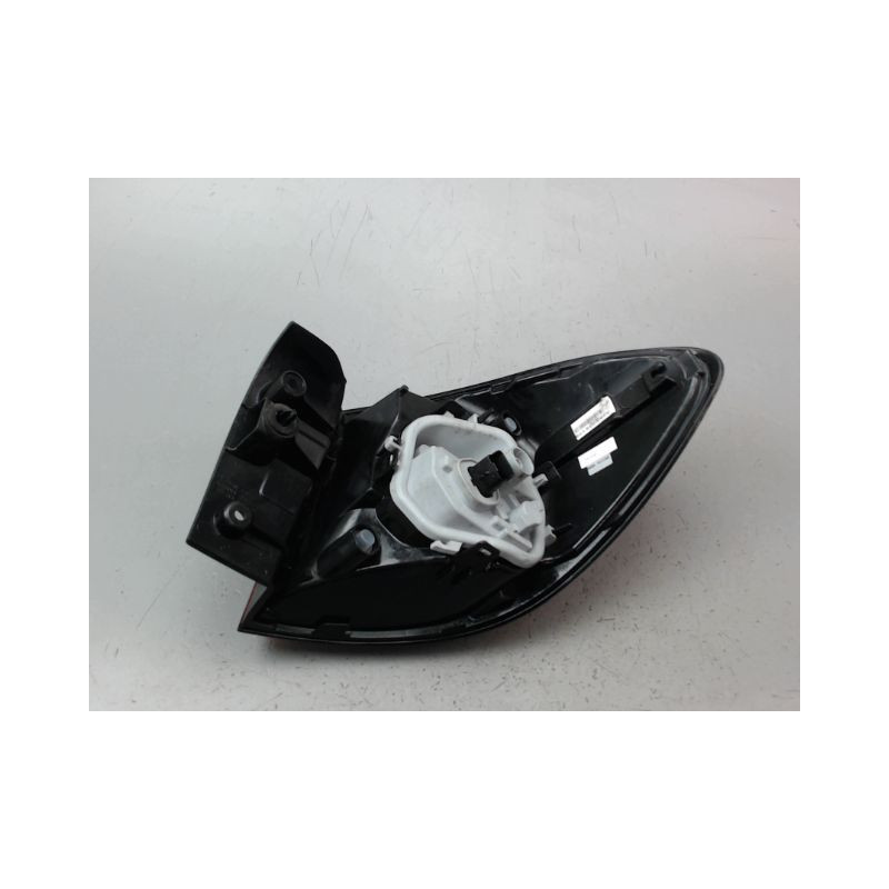 FEU ARRIERE GAUCHE  RENAULT CAPTUR Phase 1 2013-...